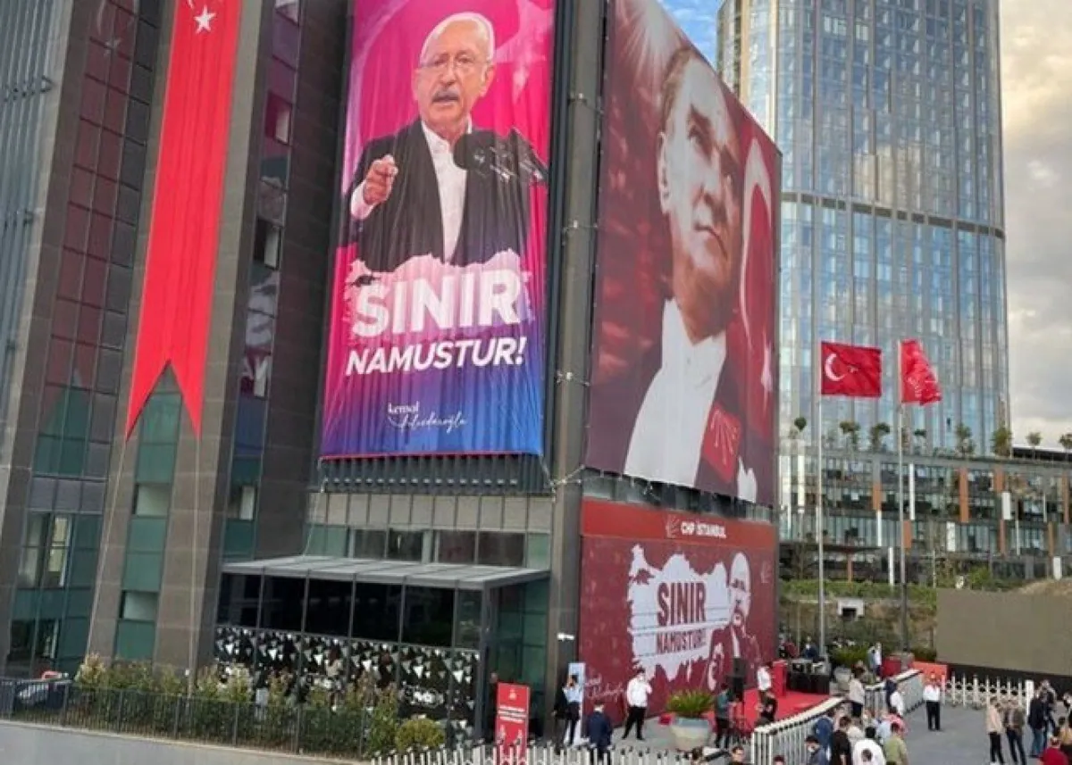 İstanbulda CHP-nin binasına silahlı hücum edildi