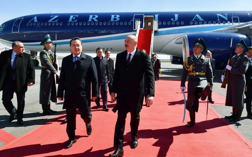 İlham Əliyev Qazaxıstana getdi - FOTO