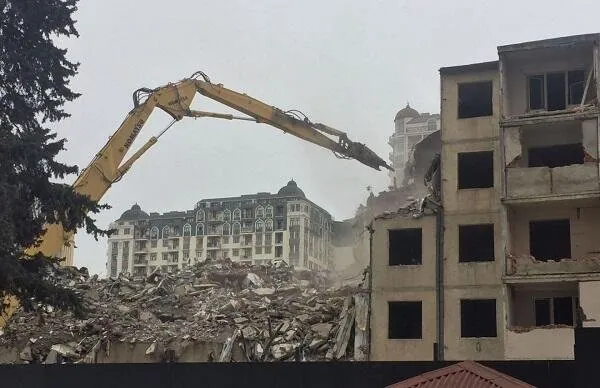 Bakıda bütün köhnə binalar söküləcək