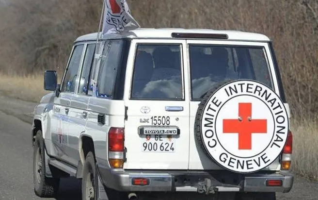 BQXK 12 pasienti Qarabağdan Ermənistana apardı