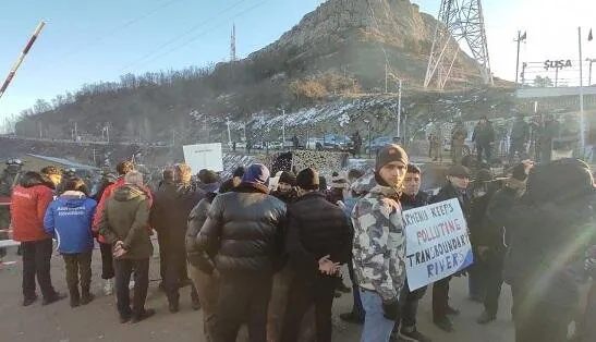 Laçın yolunda aksiya: Stop ekoterror!