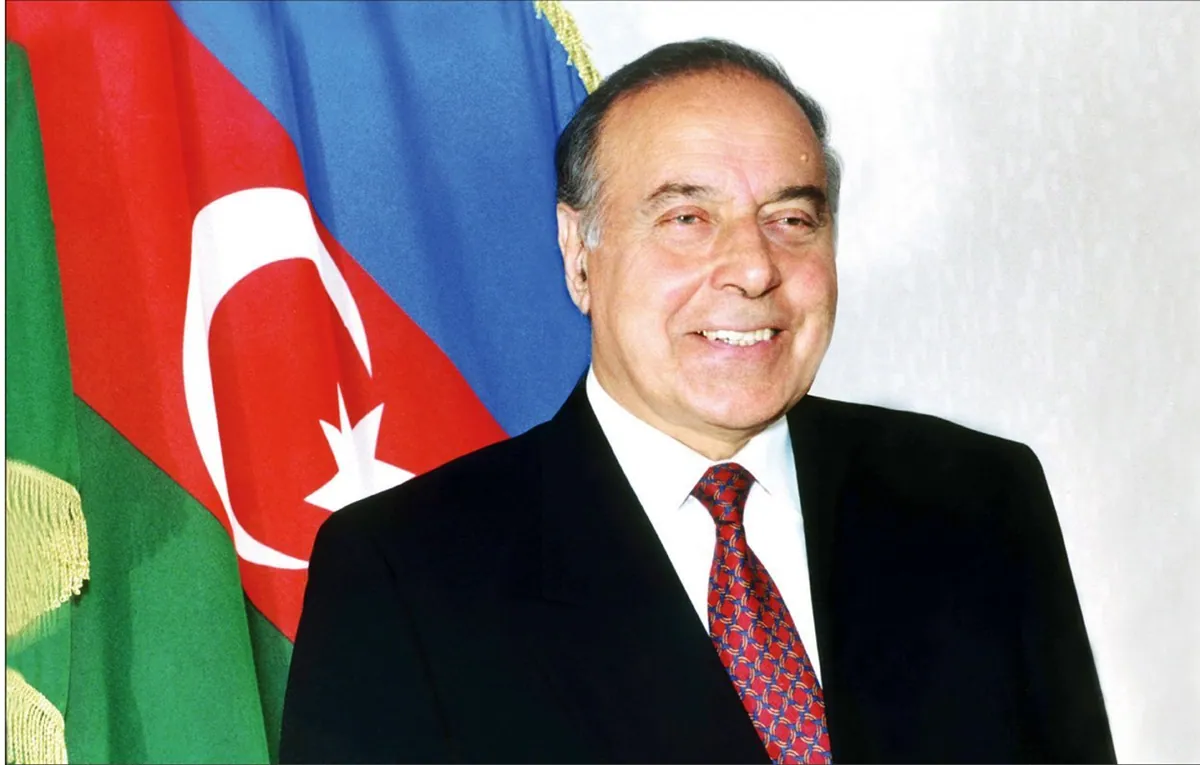 QHT sədrinin Heydər Əliyevin 100 illiyi ilə bağlı yazıları Pakistan və Rusiya mediasında