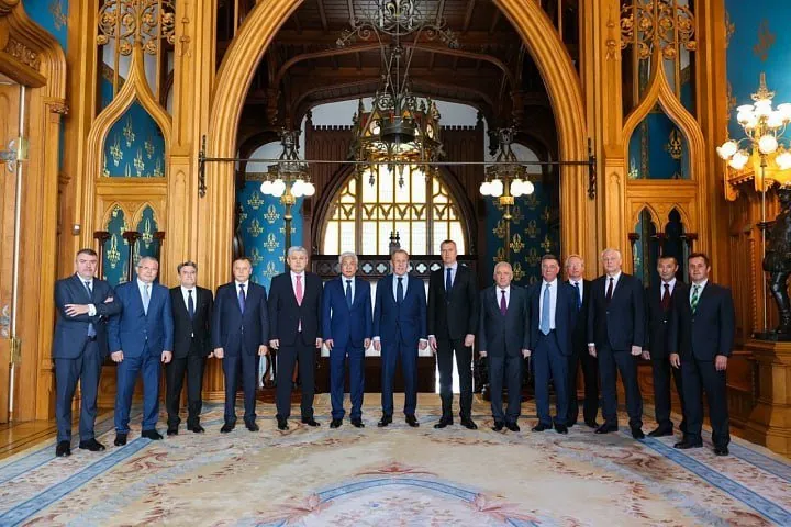 Lavrov KTMT ölkələrinin səfirləri ilə bir araya gəldi