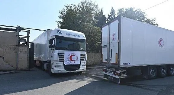 Azərbaycan TIR-ları blok-postu keçib - Qabrielyan