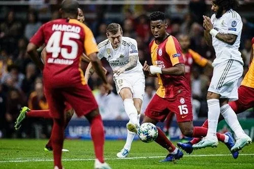 "Qalatasaray" qrup mərhələsinə vəsiqə qazandı