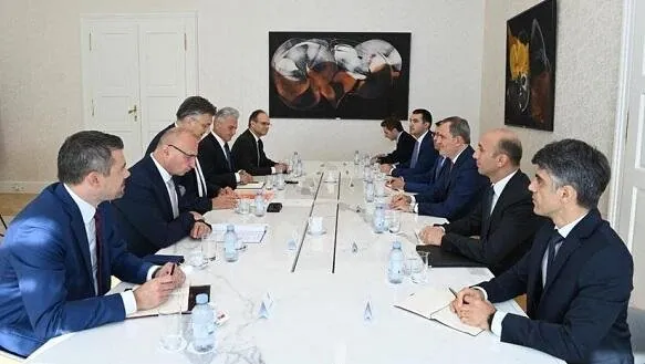 Bayramov Xorvatiyanın Baş naziri ilə görüşdü