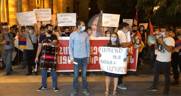 İrəvanda yenidən Paşinyana qarşı mitinq keçirilir
