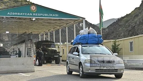 Ermənilər "Laçın" postundan sərbəst keçir