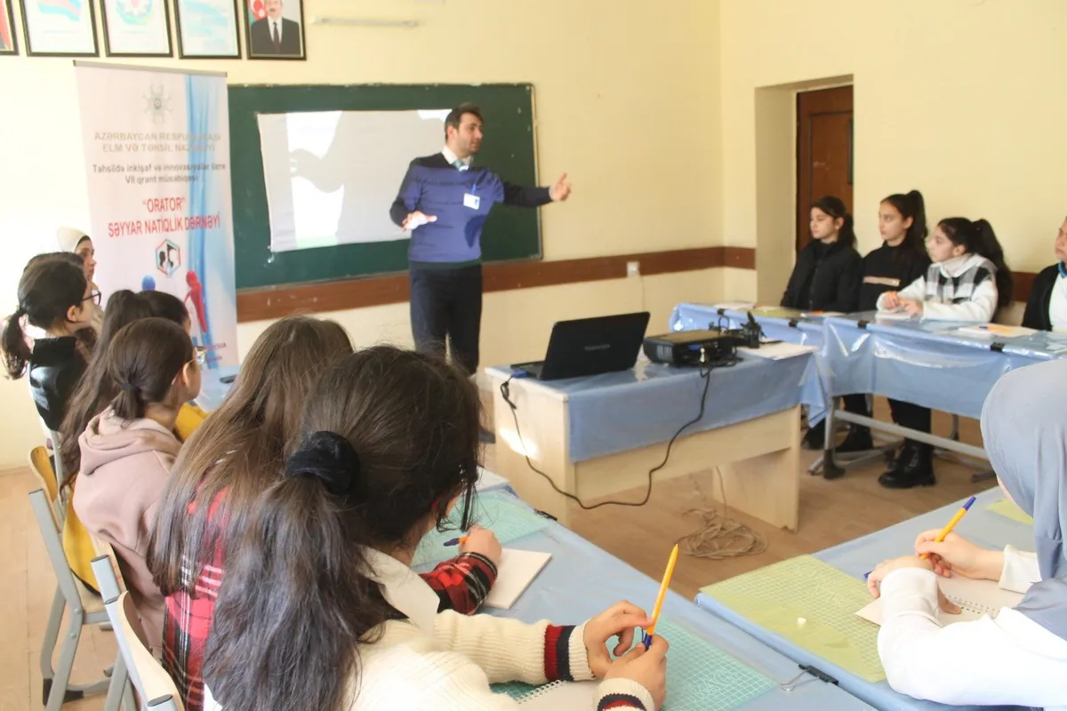 Qubada şagirdlərin natiqlik və təqdimat bacarıqlarının inkişafı ilə bağlı təlimlər keçirilib