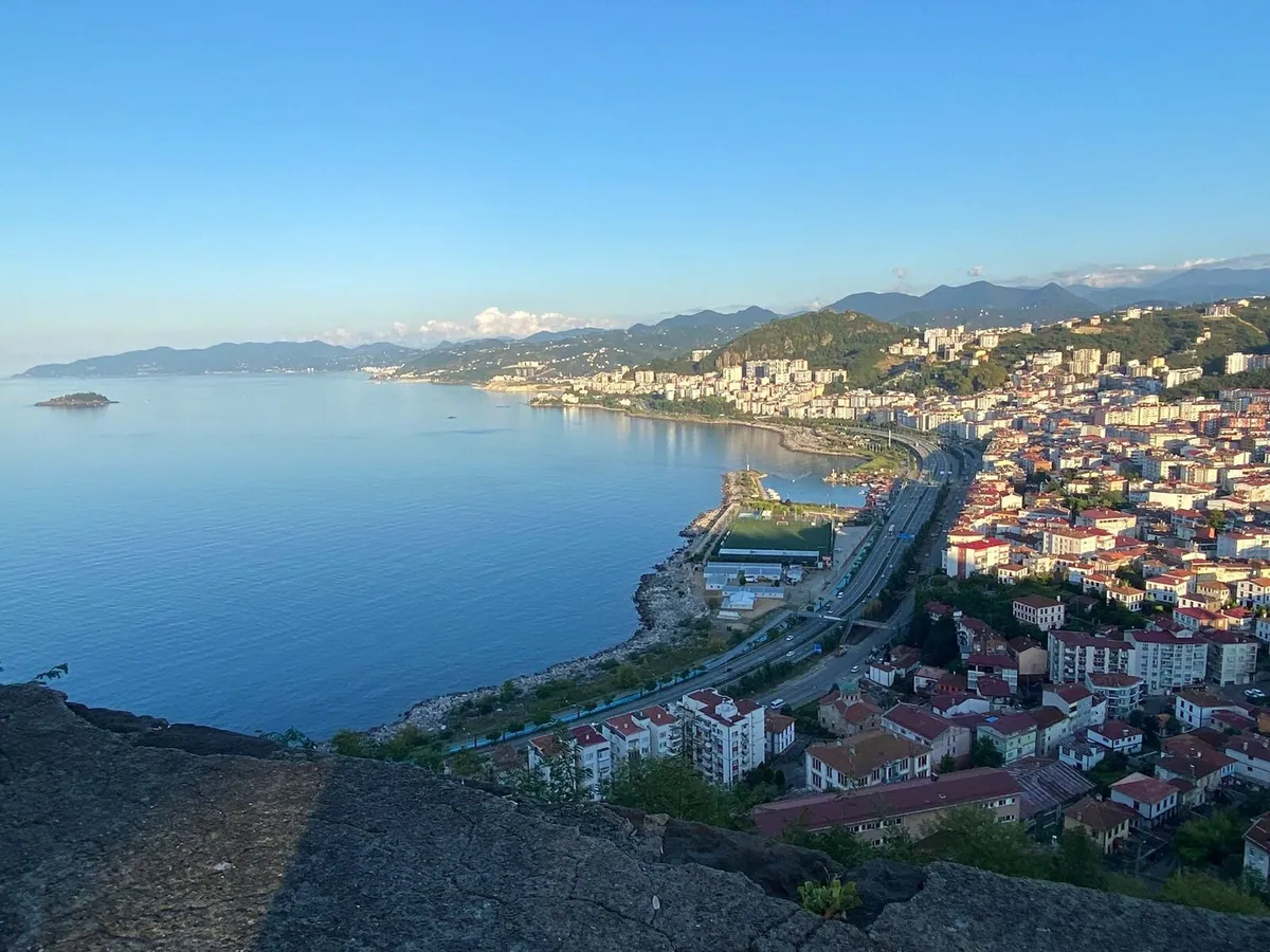 Tarixin yadigarı, yaşı bilinməyən Giresun qalası