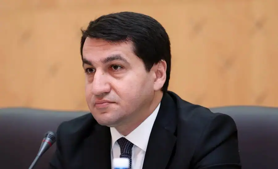 Hikmət Hacıyev Qarabağ müharibəsinin izlərindən bəhs edən filmi paylaşıb