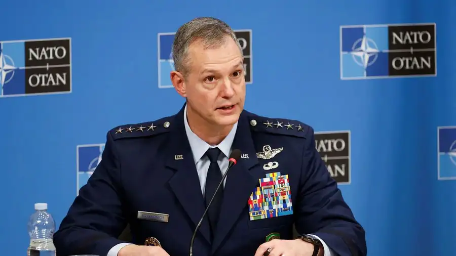 NATO komandanı Rusiya ilə müharibənin qaçılmaz olmadığını bildirib