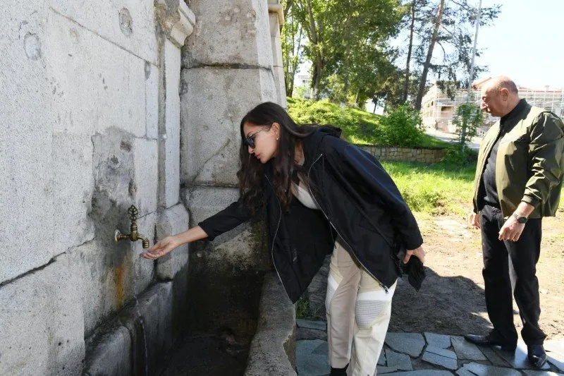 İlham Əliyev və birinci xanım Şuşada İsa bulağında oldu