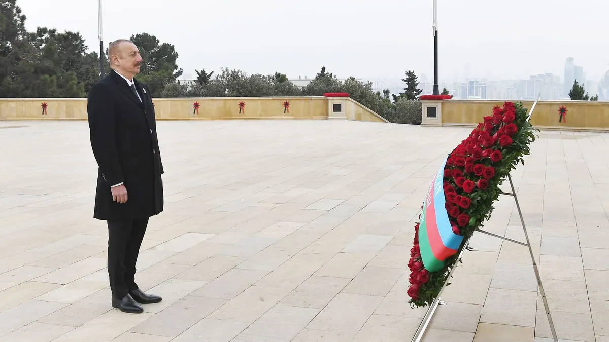 Prezident Şəhidlər xiyabanını ziyarət etdi