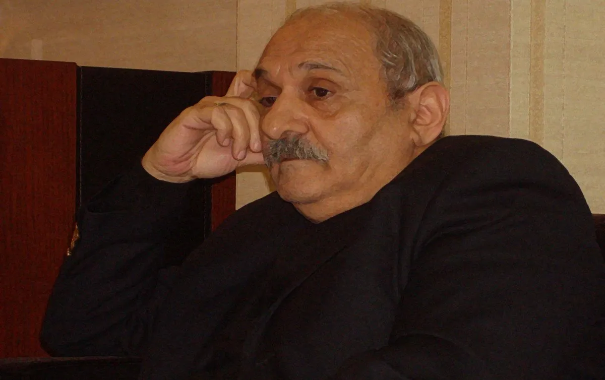 Mobil Babayev vəfat etdi