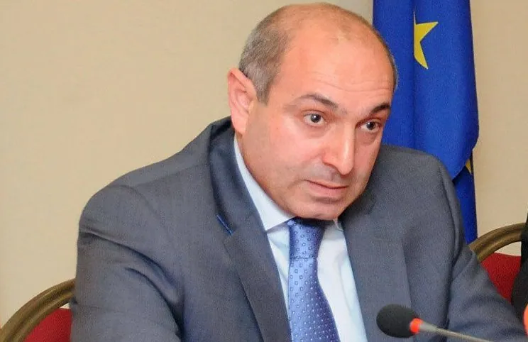 Prezident rektoru TƏLTİF ETDİ