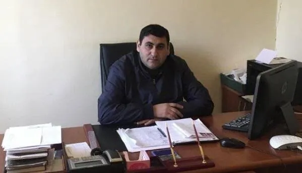 Sürücülük vəsiqəsi olmayan icra nümayəndəsi qəzada öldü