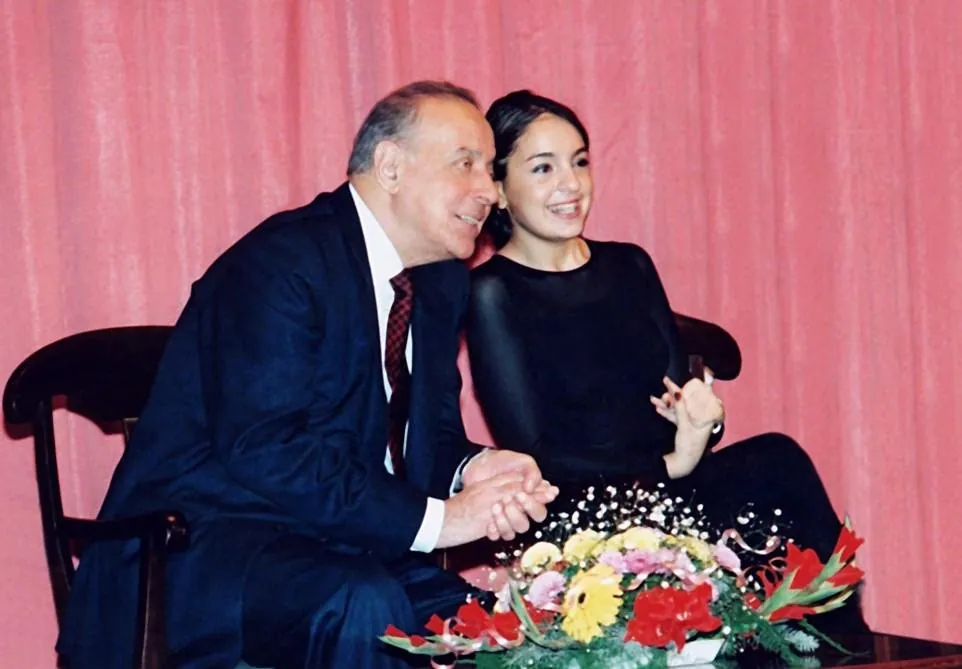 Leyla Əliyevadan Ulu Öndərin anım günü ilə bağlı PAYLAŞIM