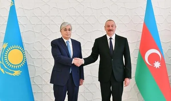 Prezidentlər mətbuata bəyanatlarla çıxış etdi