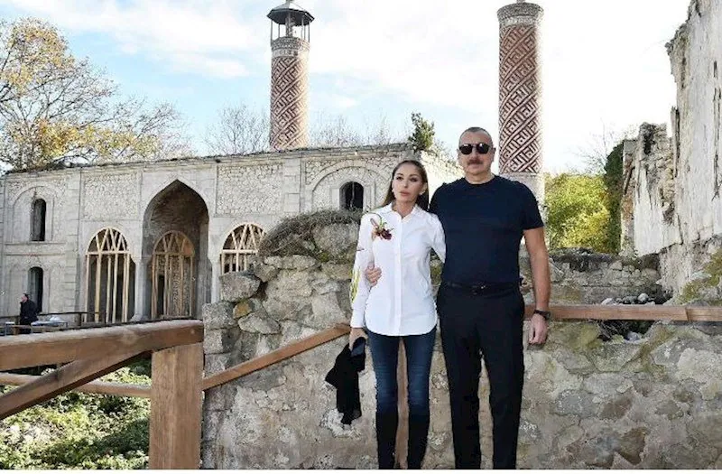 Prezident və birinci xanım Şuşaya getdilər - YENİLƏNİB