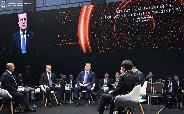 Ceyhun Bayramov paneldə çıxış etdi