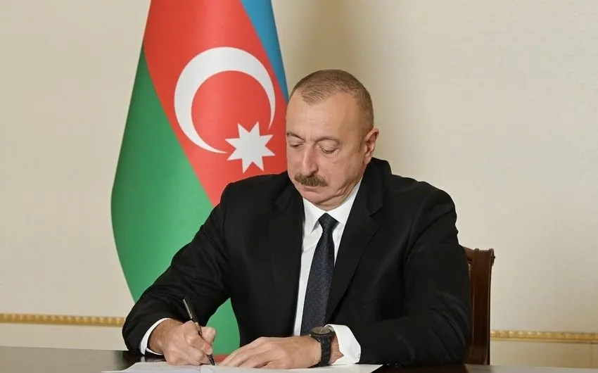 Azərbaycanda növbədənkənar prezident seçkiləri elan edildi