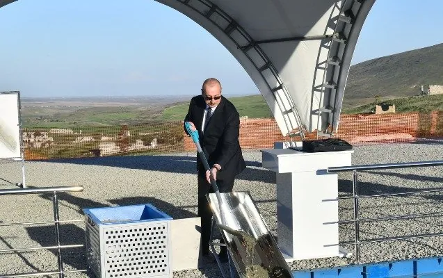 İlham Əliyev Füzulidə Qarğabazar kəndinin təməlini qoydu