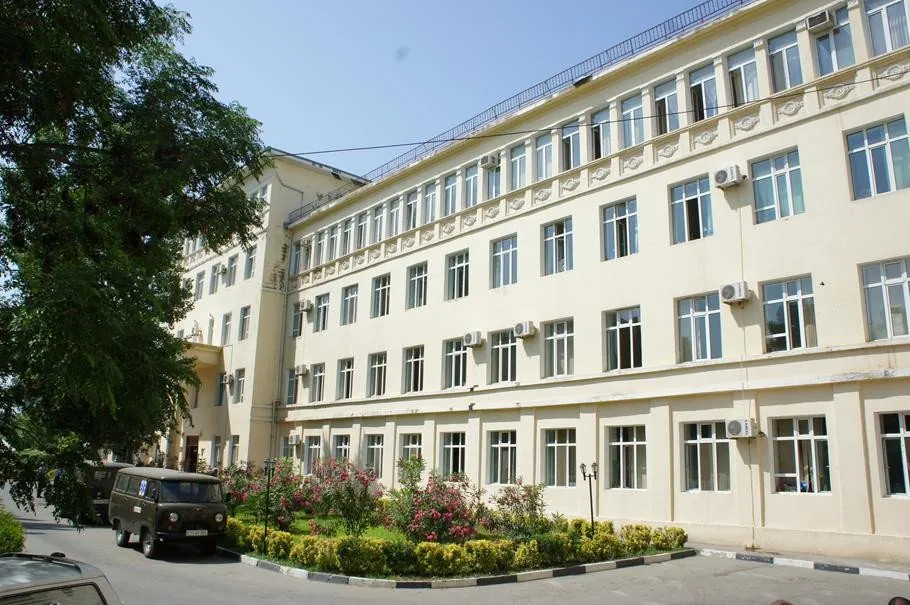 Bakıda xəstəxanada 43 yaşlı kişi özünü öldürdü