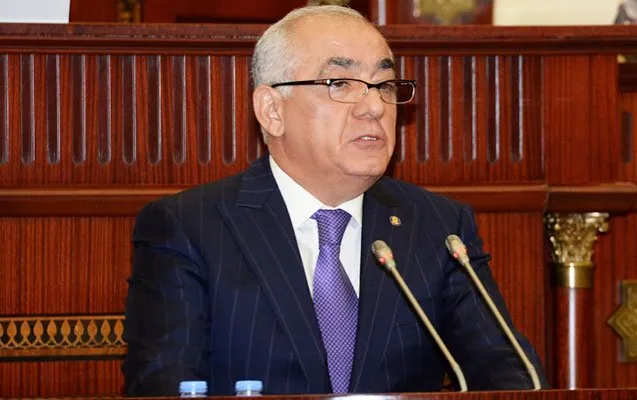 Baş nazir təhlükəli binalardan danışdı
