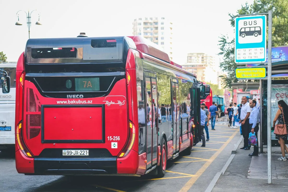 Avtobuslarda bank kartı ilə ödəniş mümkün olacaq