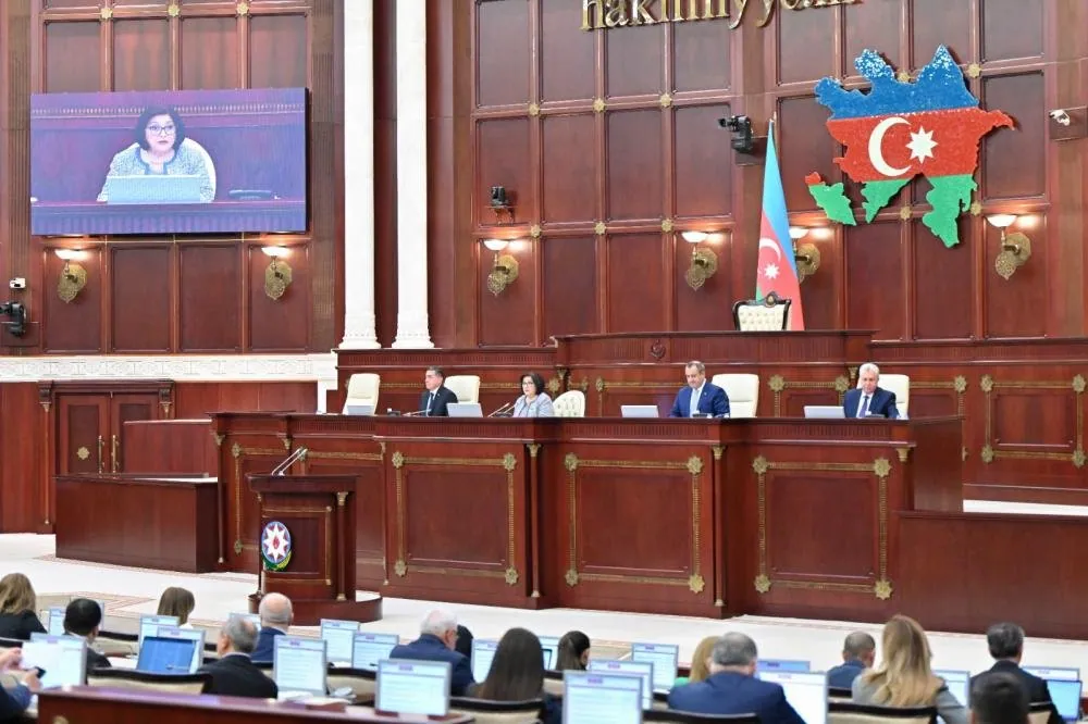 Milli Məclisdə büdcə müzakirələri - Sahil Babayev parlamentə gəldi