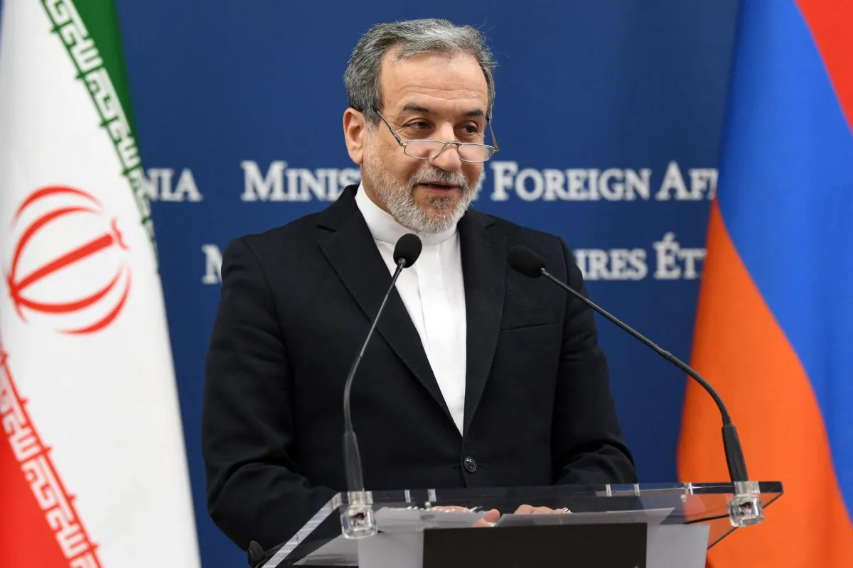 İran XİN başçısı: Amerika Birləşmiş Ştatlarının bölgədəki varlığı narahatlıq doğurur, lakin İrəvana etibarımız tamdır