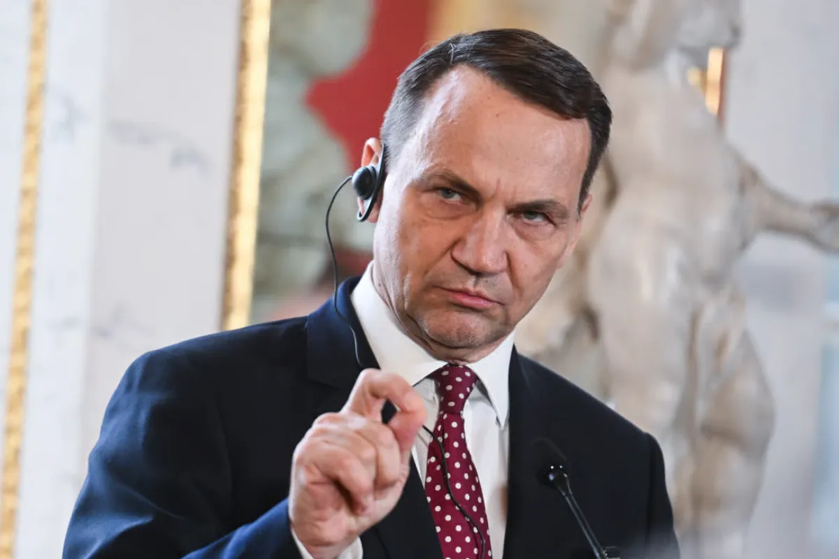 Radoslav Sikorski: Ötən ilin yanvar ayından etibarən ABŞ Ukrayna müdafiəsinə vəsait yönəltməyib